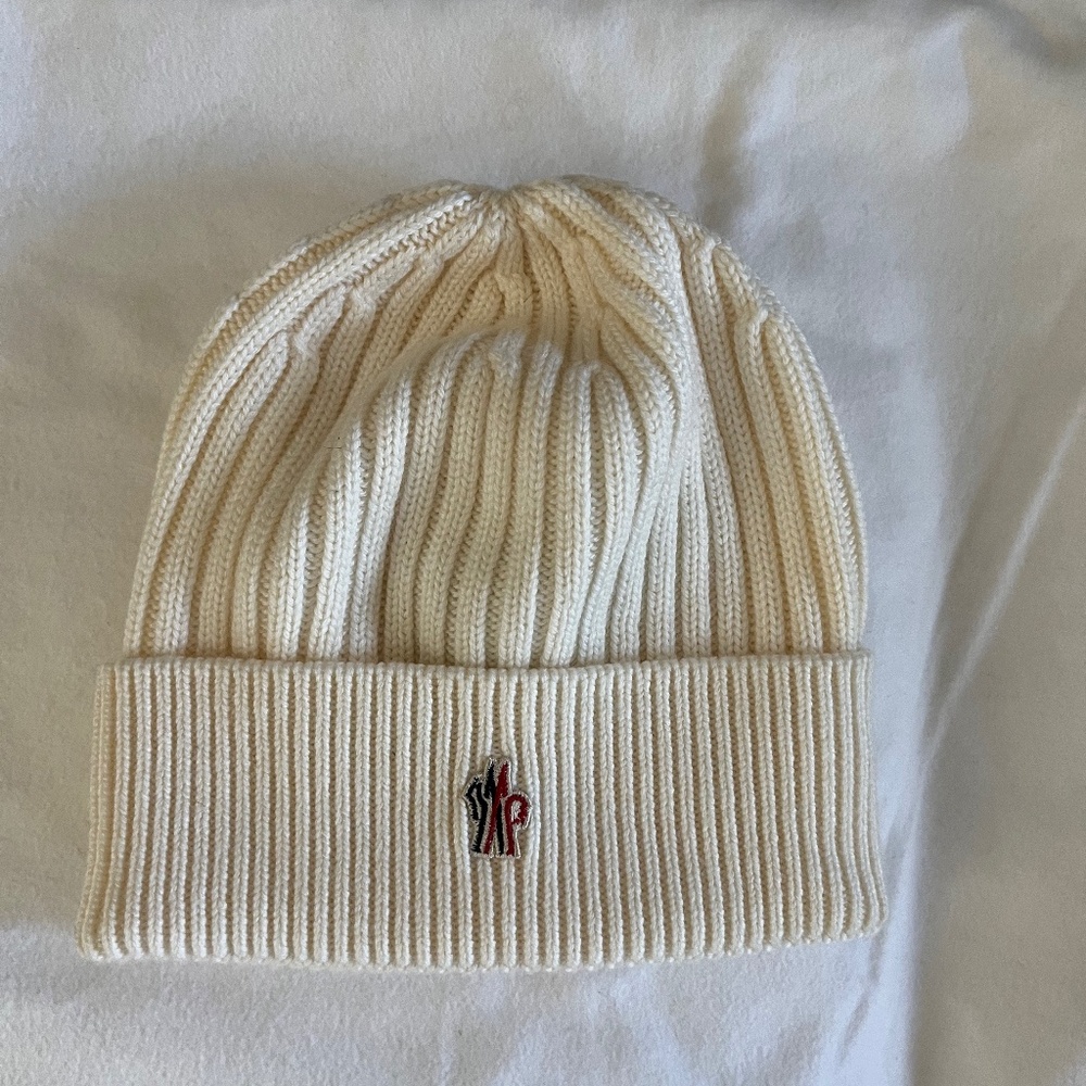 Moncler cream color beany hat new size S new with tags